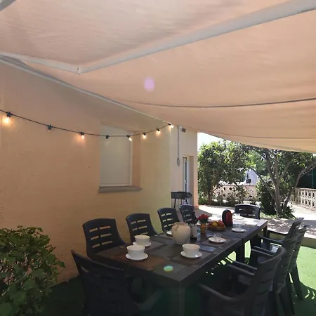 Rnet - Mt - Casa Carles بيت للعطل روساس